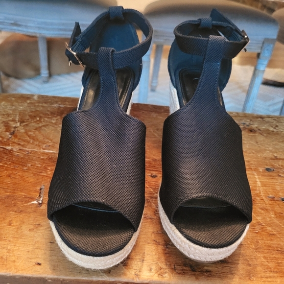 Size 7 Women's Black Wedge Heels - Picture 1 of 4